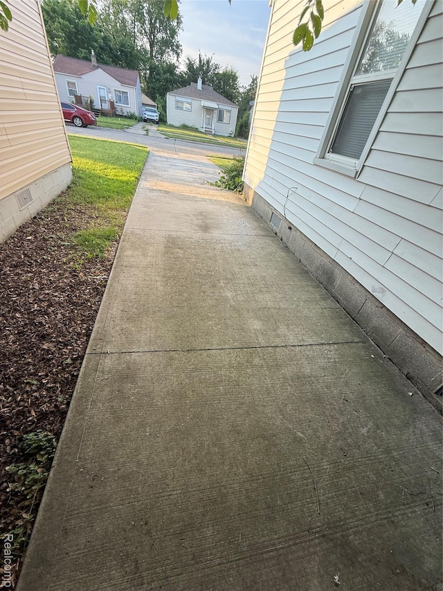 11236 Studebaker Ave, Warren, MI 48089 - view of patio / terrace
