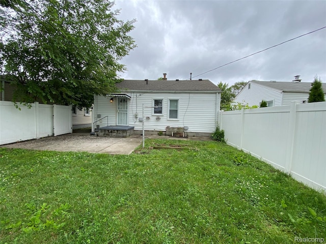 11236 Studebaker Ave, Warren, MI 48089 - back of house with a patio and a fenced backyard