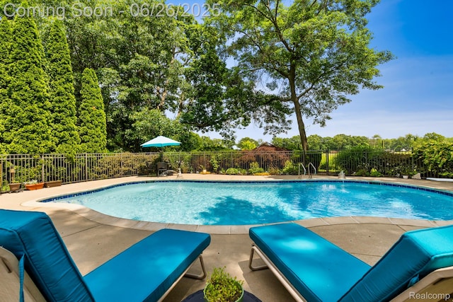 5520 Huron Hills Dr, Commerce Twp, MI 48382 - view of pool featuring a patio