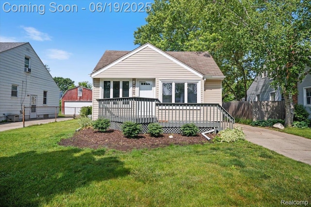 2755 Royal Ave, Berkley, MI 48072 - bungalow featuring a shingled roof