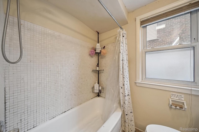 1333 N Franklin St, Dearborn, MI 48128 - bathroom featuring shower / bath combination with curtain and lofted ceiling