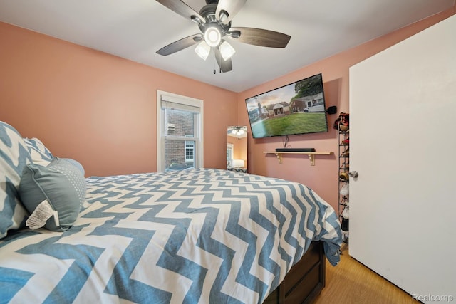 1333 N Franklin St, Dearborn, MI 48128 - bedroom featuring wood finished floors and a ceiling fan