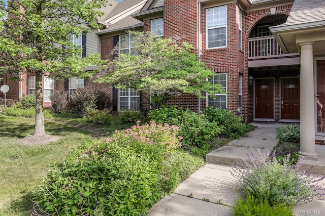 28185 Carlton Way Dr, Novi, MI 48377 - entrance to property with brick siding