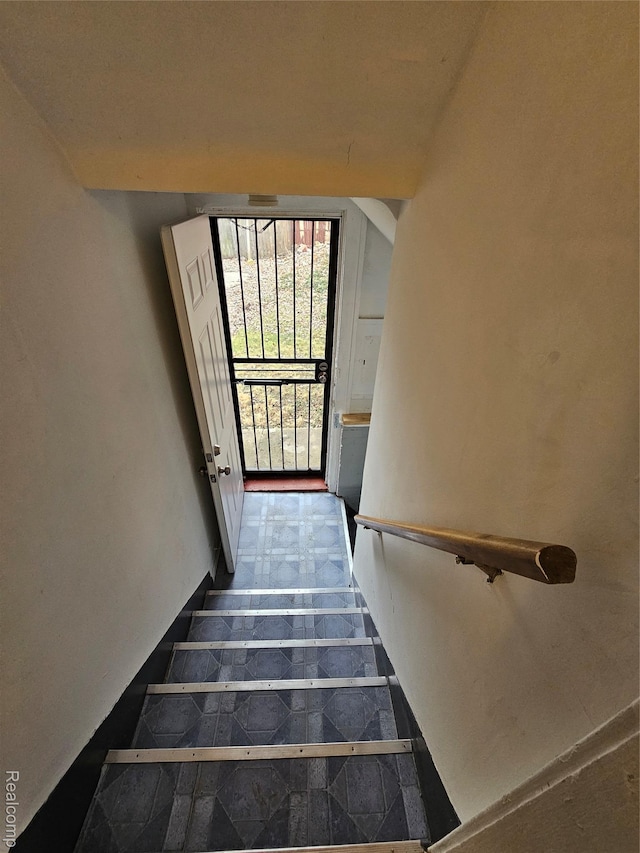 12645 Cloverlawn St, Detroit, MI 48238 - view of stairs