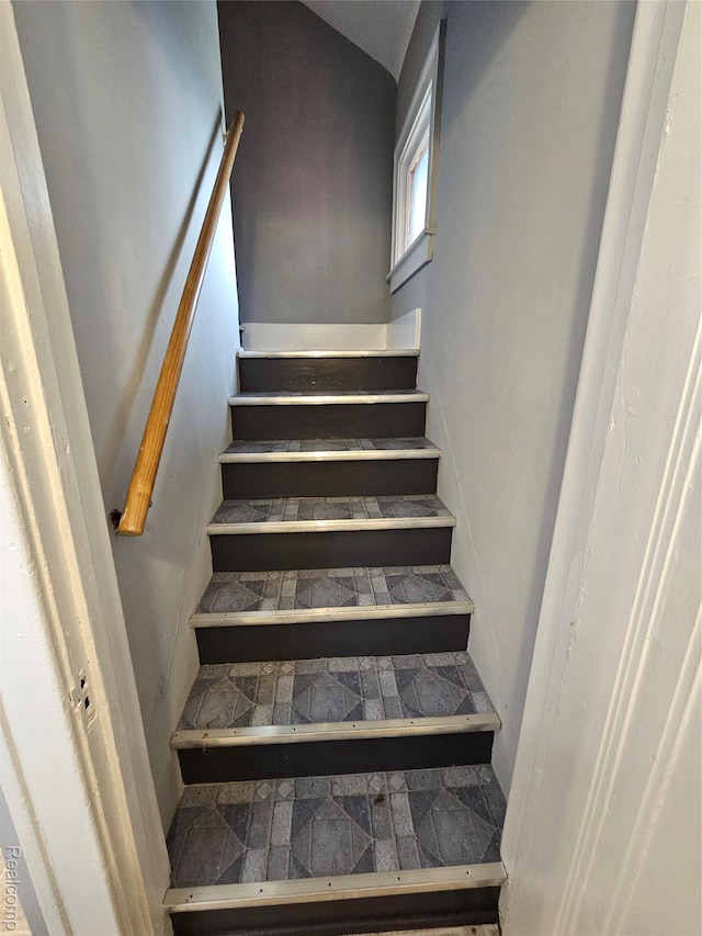 12645 Cloverlawn St, Detroit, MI 48238 - view of staircase