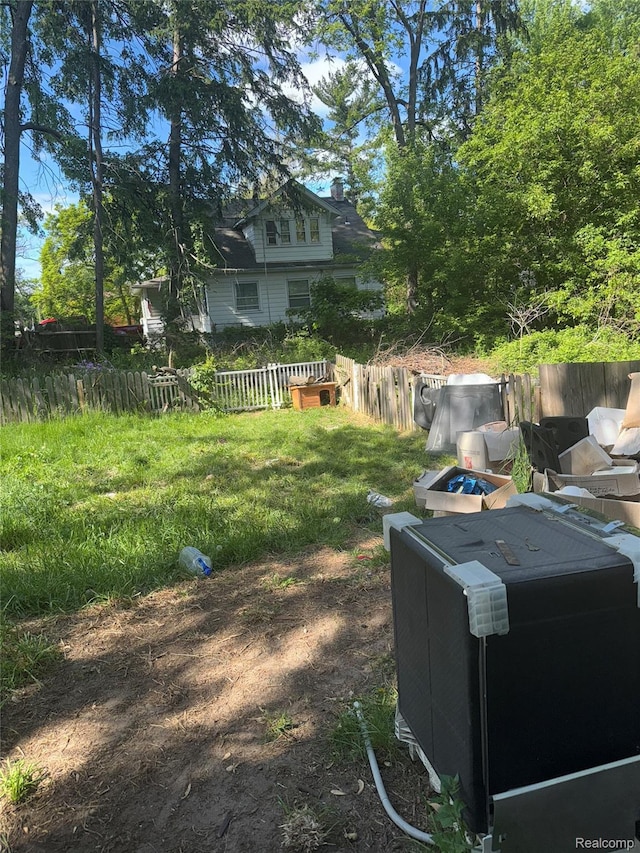 19374 Five Points St, Redford, MI 48240 - view of yard