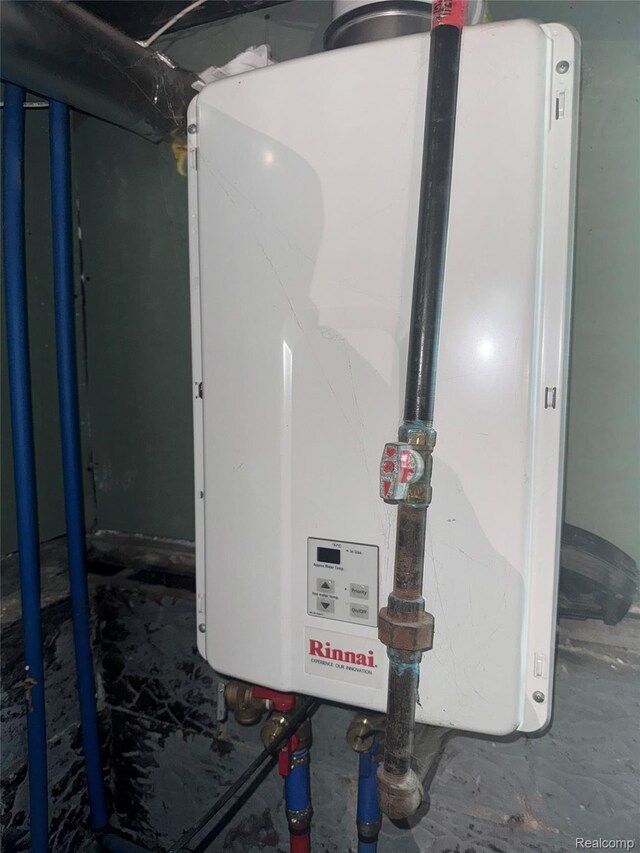 19374 Five Points St, Redford, MI 48240 - utility room featuring water heater