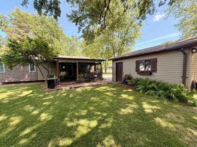 316 Colfax St, Fenton, MI 48430 - view of grassy yard