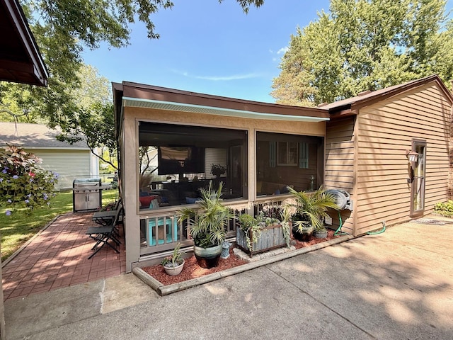 316 Colfax St, Fenton, MI 48430 - view of outbuilding with a sunroom