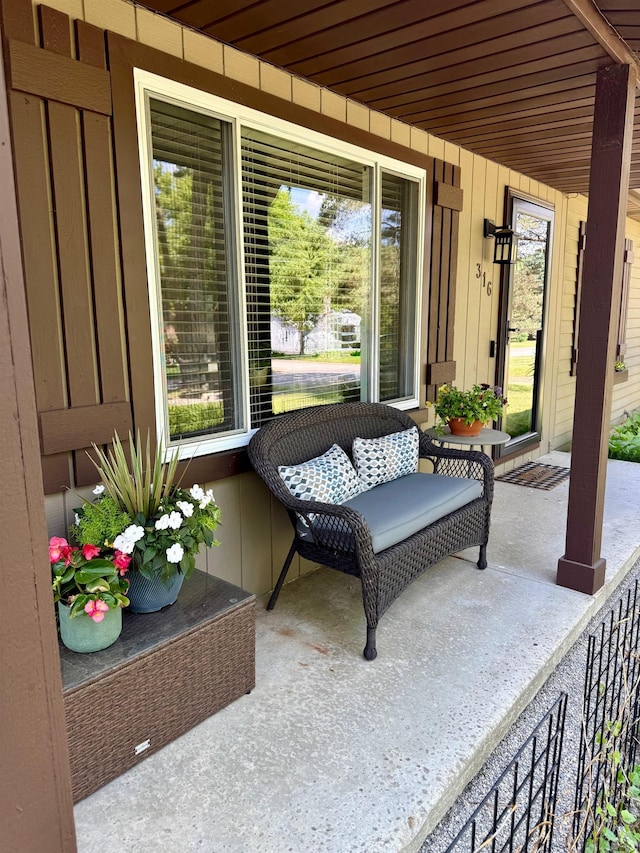 316 Colfax St, Fenton, MI 48430 - view of porch