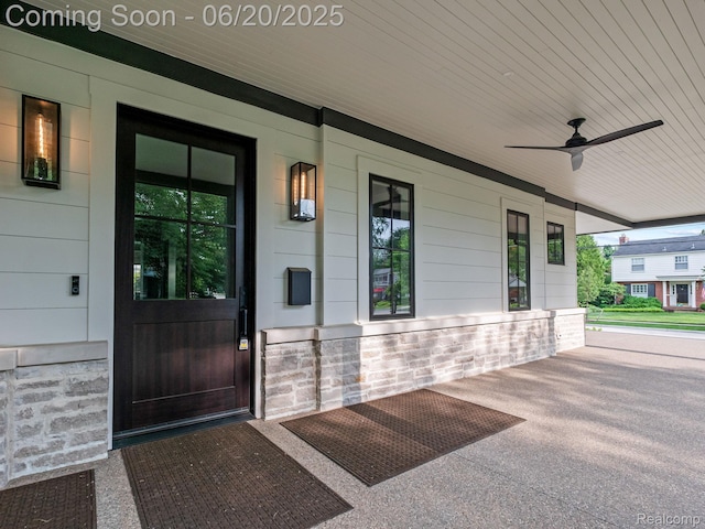 1120 Lyonhurst St, Birmingham, MI 48009 - property entrance with a porch and a ceiling fan