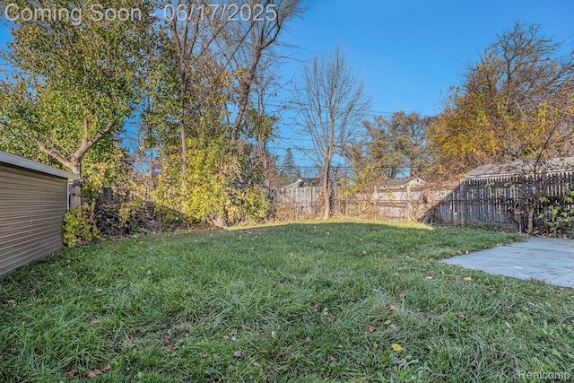 408 W Jarvis Ave, Hazel Park, MI 48030 - view of yard with a patio