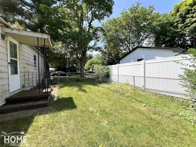 435 Brandon St, Owosso, MI 48867 - view of yard