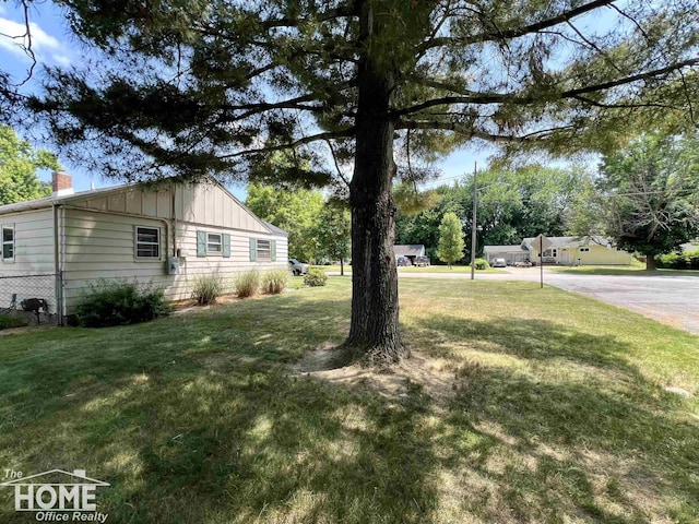 435 Brandon St, Owosso, MI 48867 - view of grassy yard