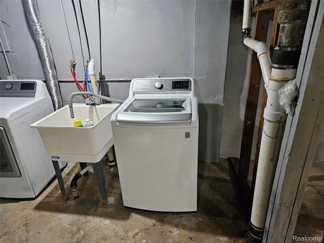 4294 W Buena Vista St, Detroit, MI 48238 - laundry area featuring washer and clothes dryer