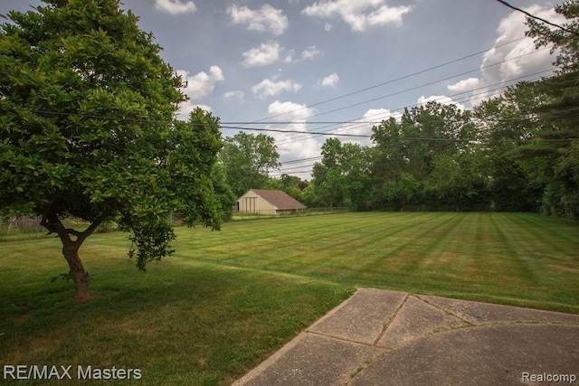 5820 Houghten Dr, Troy, MI 48098 - view of grassy yard