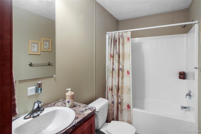 501 Kinloch, Temperance, MI 48182 - bathroom with shower / bath combo with shower curtain, vanity, and a textured ceiling