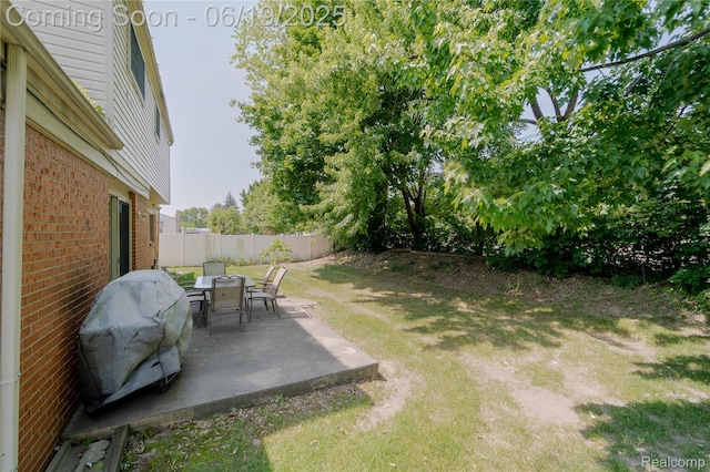 38247 Forsdale Dr, Sterling Heights, MI 48310 - fenced backyard featuring a patio