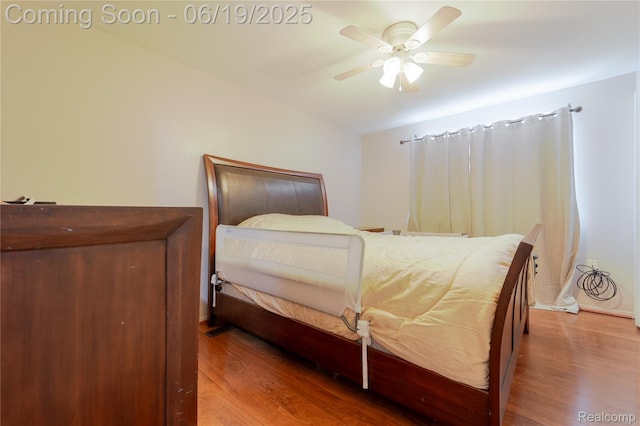 38247 Forsdale Dr, Sterling Heights, MI 48310 - bedroom featuring wood finished floors and a ceiling fan