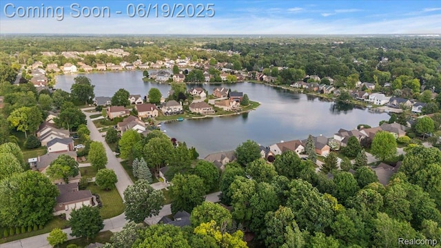 2082 Avon Lake Ln, Rochester Hills, MI 48307 - view of property location with nearby suburban area and a large body of water