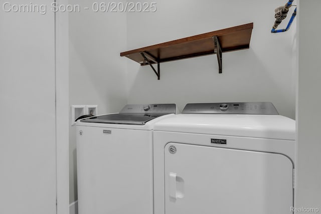 2648 John R St, Detroit, MI 48201 - washroom with independent washer and dryer