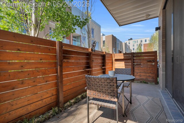 2648 John R St, Detroit, MI 48201 - balcony featuring outdoor dining space