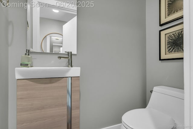 2648 John R St, Detroit, MI 48201 - half bath with toilet and vanity