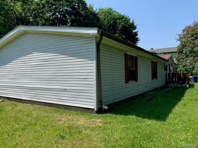 2224 Crocker Ave, Flint, MI 48503 - photo 23