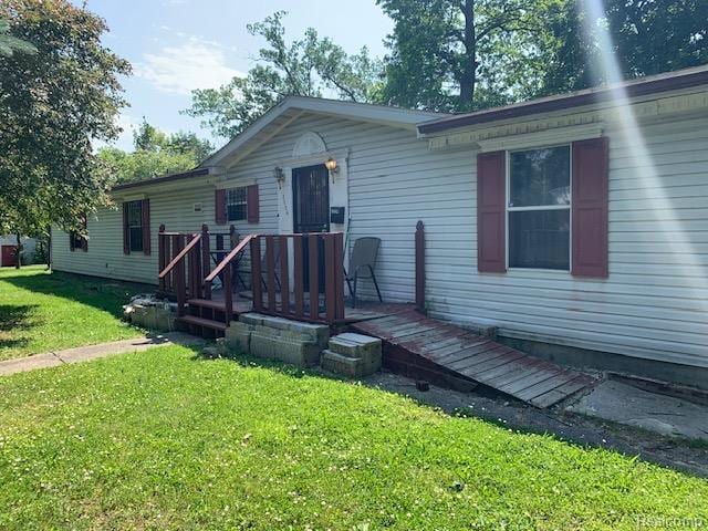2224 Crocker Ave, Flint, MI 48503 - photo 1