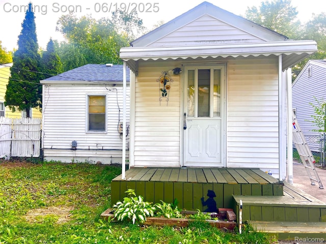 20760 Atlantic Ave, Warren, MI 48091 - view of front of home