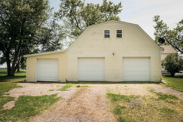 8667 Thompson Hwy, Blissfield, MI 49228 - view of detached garage