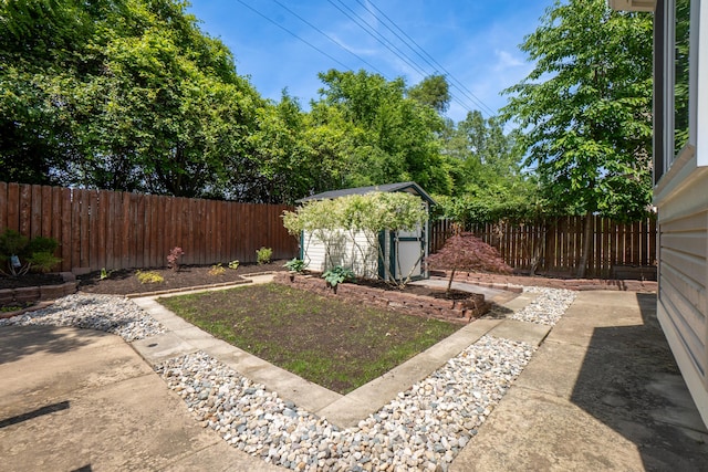 4351 Knollcrest Dr, Ann Arbor, MI 48108 - fenced backyard with a shed