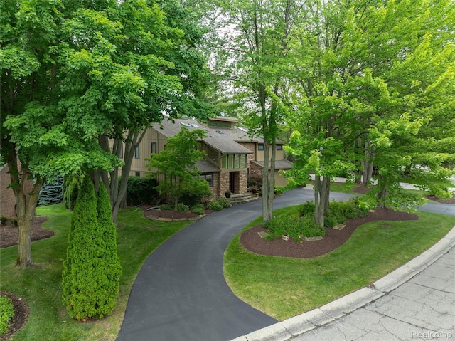 4683 Maura Ln, West Bloomfield, MI 48323 - view of front of property featuring brick siding