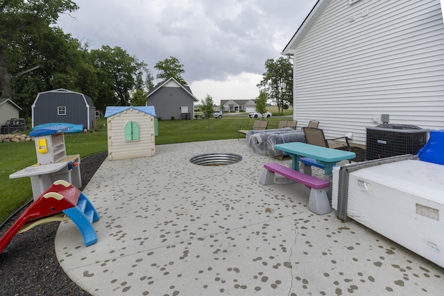 21536 Fieldview Dr, Edwardsburg, MI 49112 - view of patio