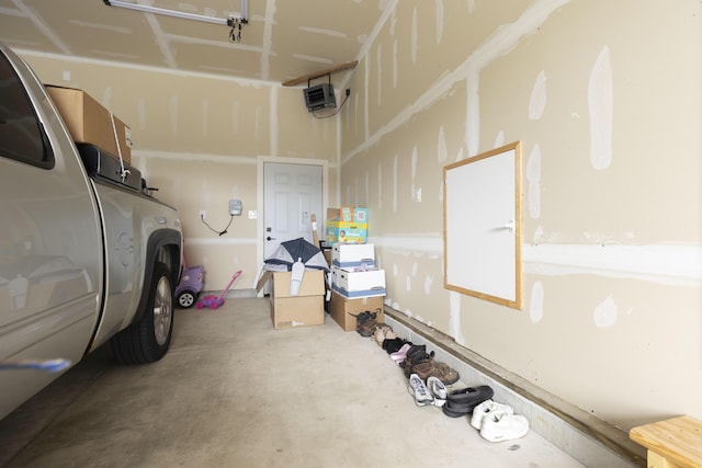21536 Fieldview Dr, Edwardsburg, MI 49112 - view of garage