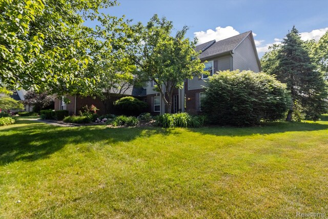 785 Akehurst Ln, White Lake, MI 48386 - photo 2