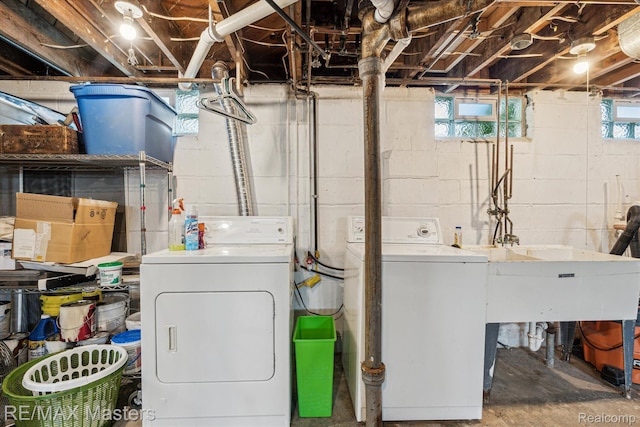 1972 Theodore St, Trenton, MI 48183 - laundry room featuring independent washer and dryer