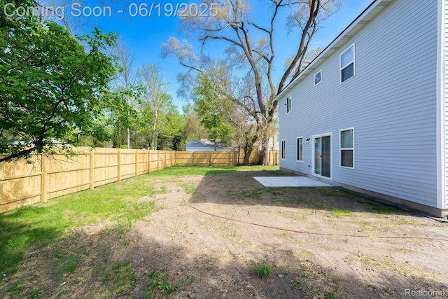 23013 Helen, Southfield, MI 48033 - fenced backyard with a patio