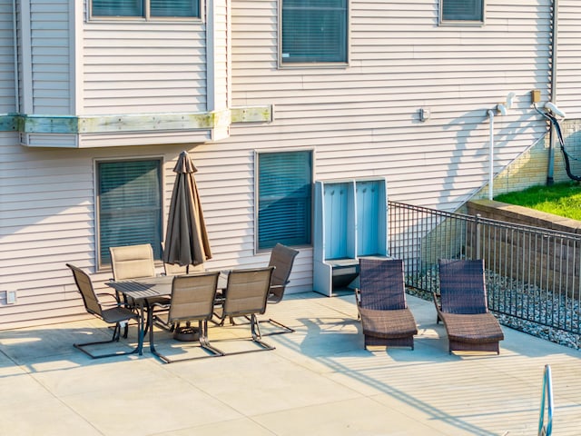 6360 Ray Rd, Swartz Creek, MI 48473 - view of patio featuring outdoor dining area
