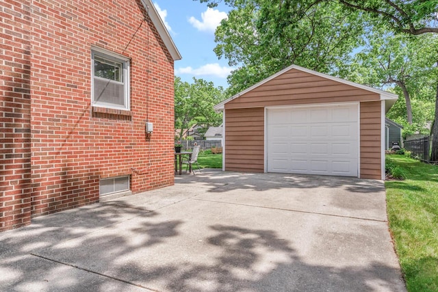 2646 Forest Grove Ave SW, Wyoming, MI 49519 - detached garage with driveway