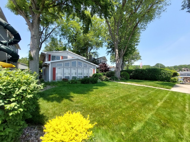 23675 N Shore Dr, Edwardsburg, MI 49112 - view of grassy yard