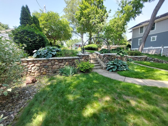 23675 N Shore Dr, Edwardsburg, MI 49112 - view of grassy yard