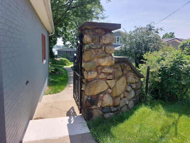 23675 N Shore Dr, Edwardsburg, MI 49112 - exterior view