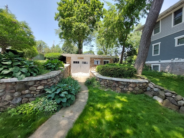 23675 N Shore Dr, Edwardsburg, MI 49112 - view of green lawn
