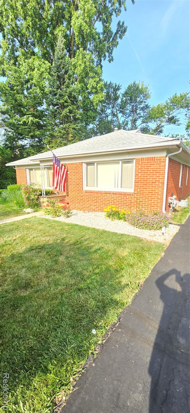 25459 Curie Ave, Warren, MI 48091