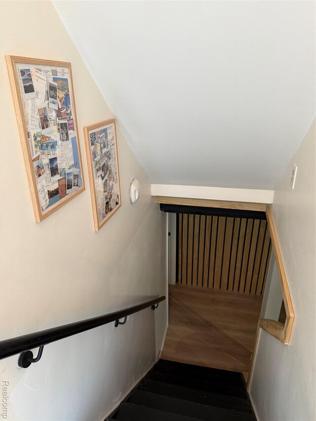 3355 Garden Ave, Royal Oak, MI 48073 - view of staircase
