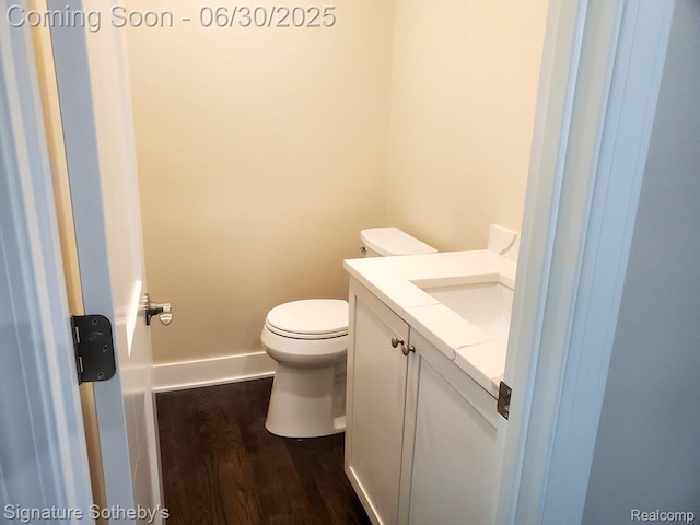 2200 Brenthaven Dr E, Bloomfield, MI 48304 - bathroom featuring wood finished floors and vanity