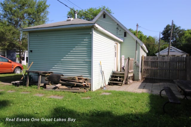 1521 Stanley St, Saginaw, MI 48602 - rear view of house