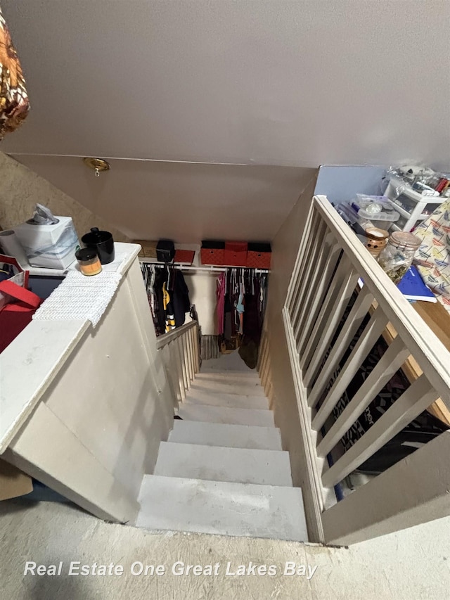 1521 Stanley St, Saginaw, MI 48602 - view of stairway