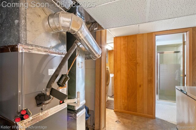 37862 Parkhurst St, Livonia, MI 48154 - utility room with washer / clothes dryer
